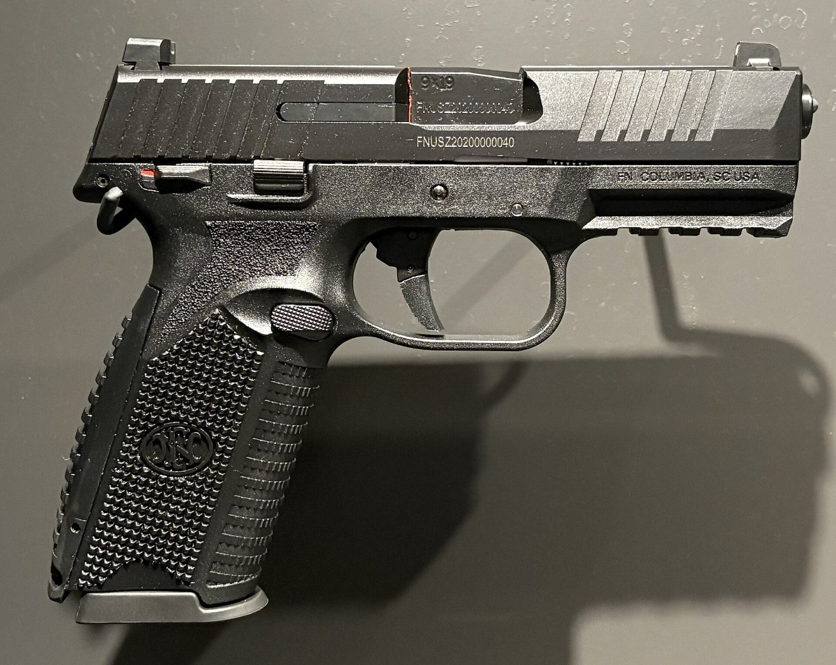 FN 509 Midsize en 9x19 vu du côté gauche
