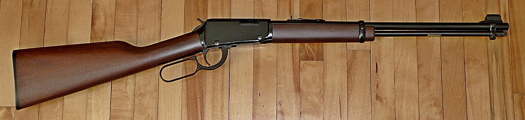 Carabine Henry H001 en calibre .22 LR à levier de sous-garde, vue de profil, concurrente de la Browning BL-22