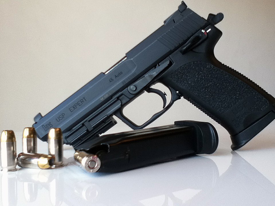 HK USP Expert en .45 ACP, levier de commande à gauche, configuration Variant 1