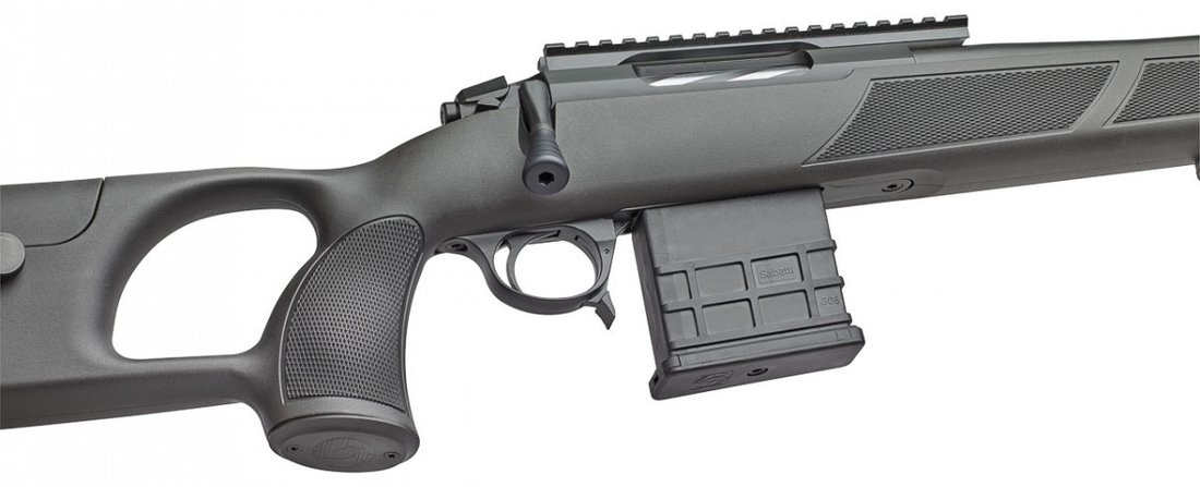 Détail boîtier Sabatti Urban Sniper chargeur amovible détente et rail Picatinny intégré