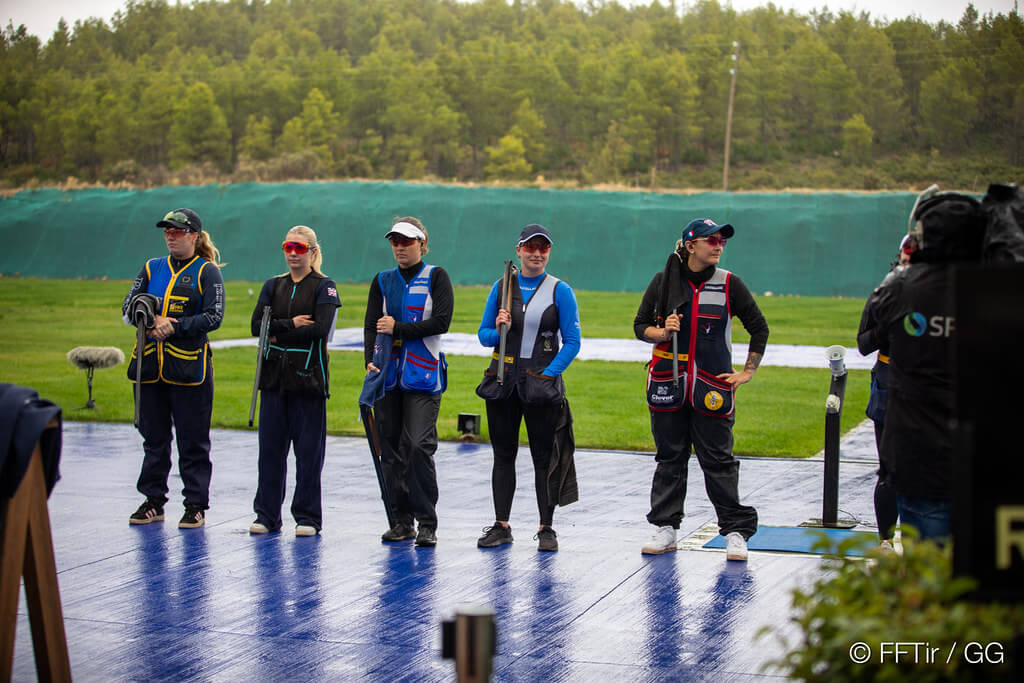 Finalistes du skeet féminin à Malakasa, avec Noémie Battault et Lucie Anastassiou